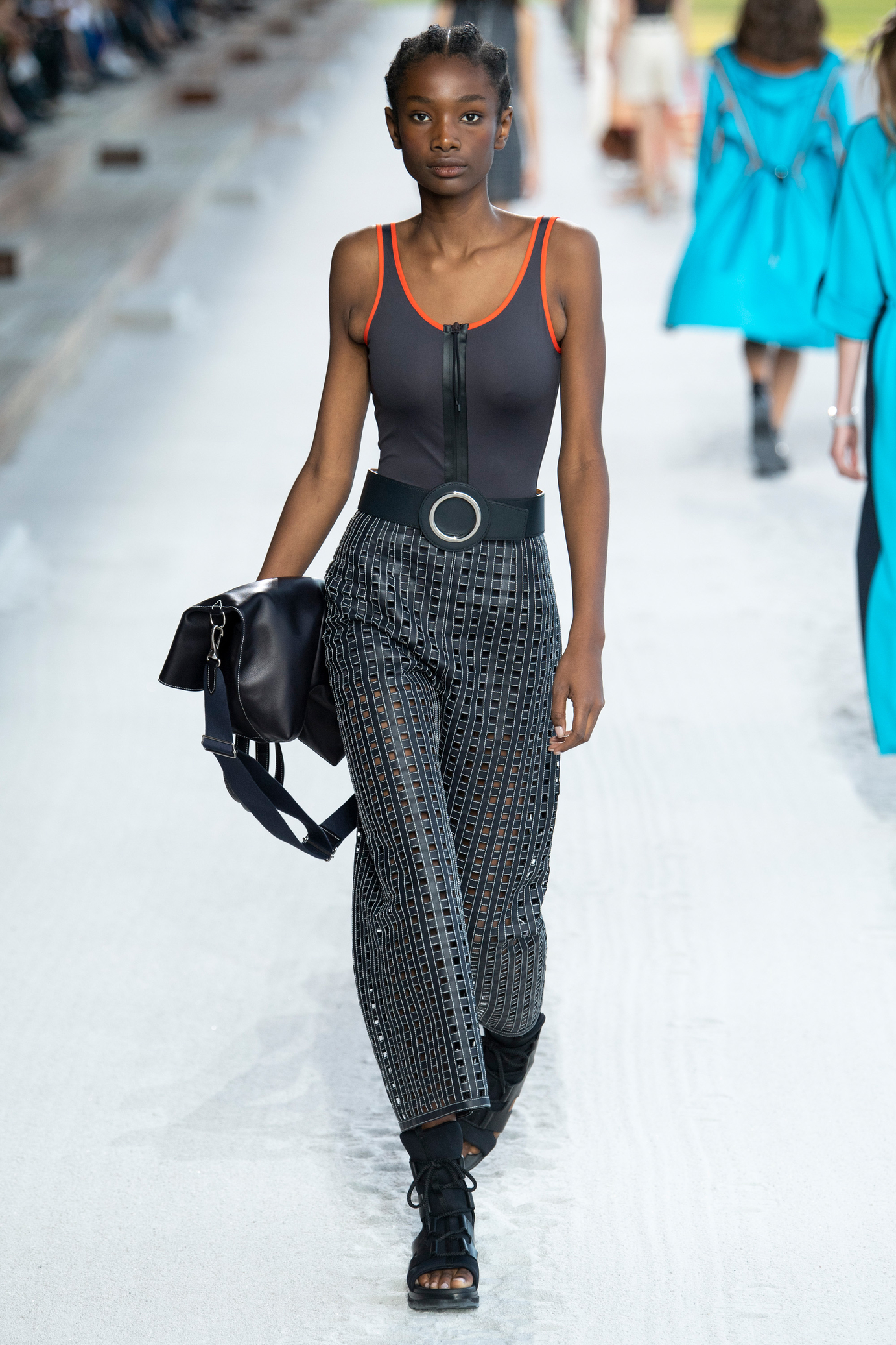 Hermes 3 Looks Reperes Sur Le Defile Printemps Ete 2019 Folkr 03