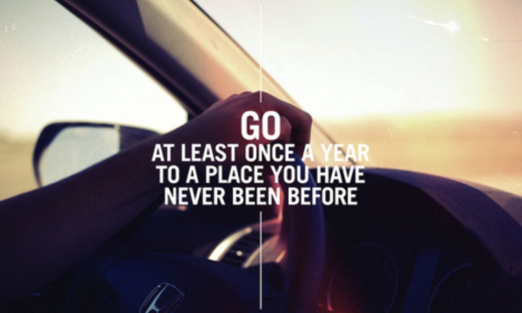 365q-julian-bialowa-cover