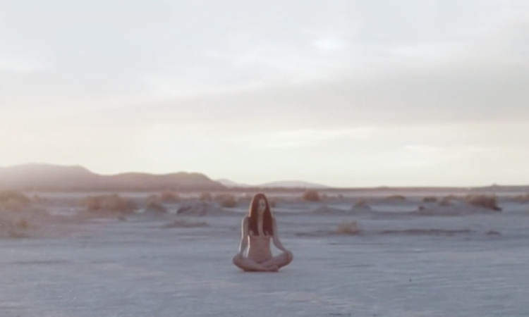 bright-crystal-derniere-campagne-versace-eddie-alcazar-cover