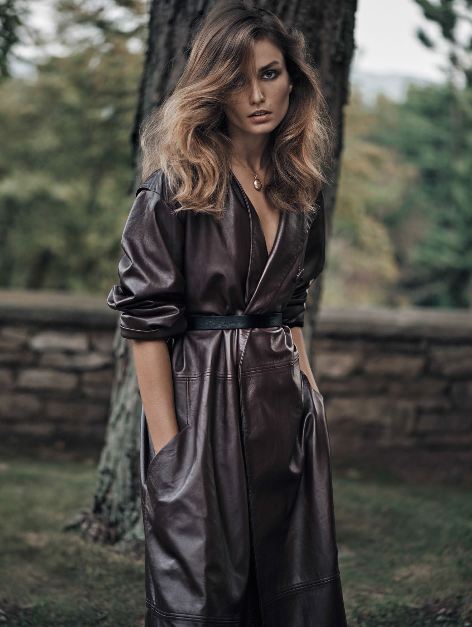 andreea-diaconu-by-lachlan-bailey-for-vogue-china-november-2015-8-folkr