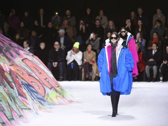 BALENCIAGA-FASHION-SHOW-FOLKR cover