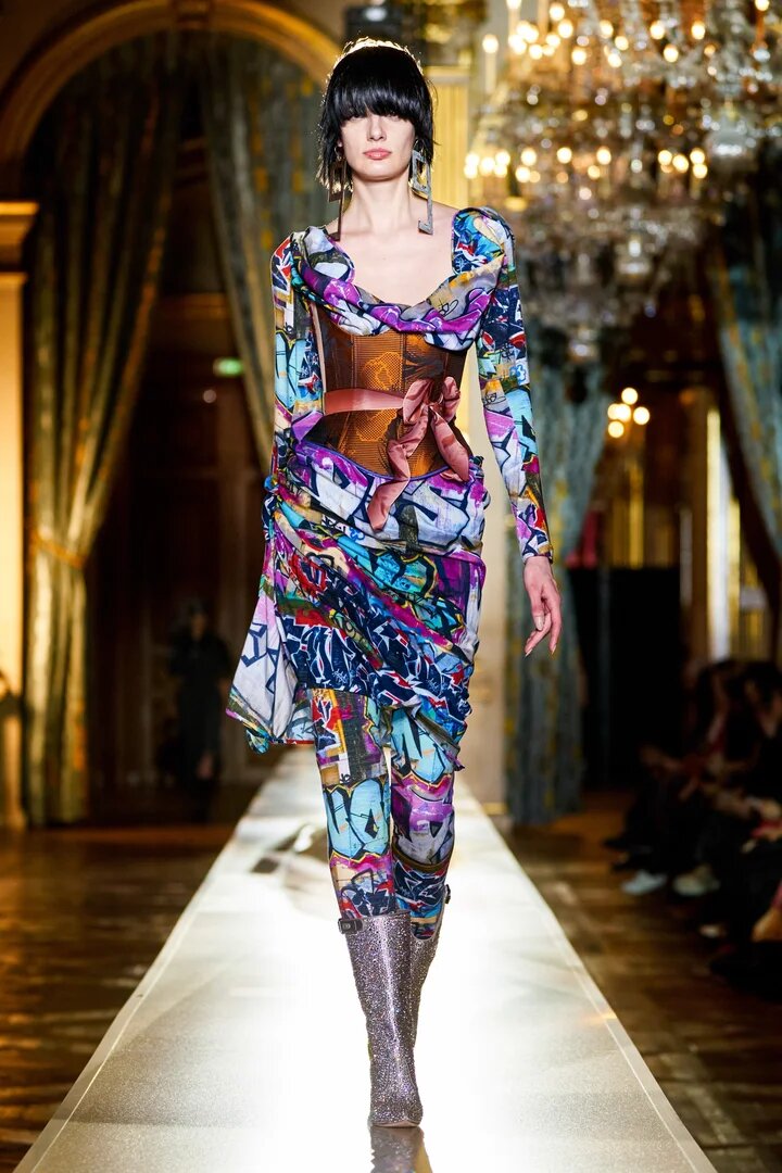 Defile-Vivienne-Westwood-collection-automne-hiver-2020-2021-femme-folkr ...